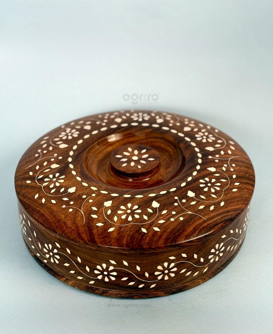 this is the beautiful and best handcrafted wooden round masala box, best handcrafted masala box for kitchenware lovers. Buy world's best handcrafted round masala box or masala storage on www.agrrro.com. This is the best way to enjoy dinner with your loved ones.