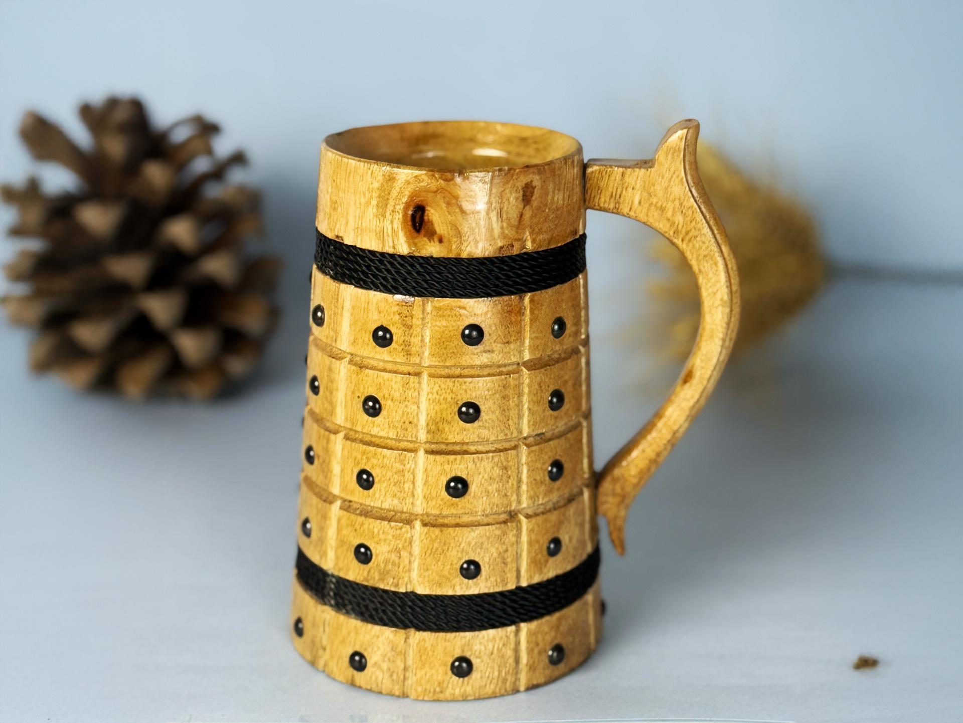 this is the beautiful and best handcrafted wooden beer mug for beer lovers and home decor lovers made of eco friendly mango wood and packed in eco friendly plastic free packaging. Buy the best handcrafted wooden beer mug on agrrro.com.