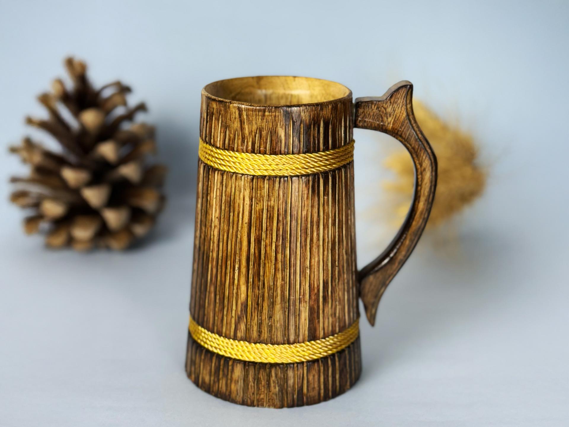 this is the beautiful and best handcrafted wooden beer mug for beer lovers and home decor lovers made of eco friendly mango wood and packed in eco friendly plastic free packaging. Buy the best quality handcrafted wooden beer mug on agrrro.com.