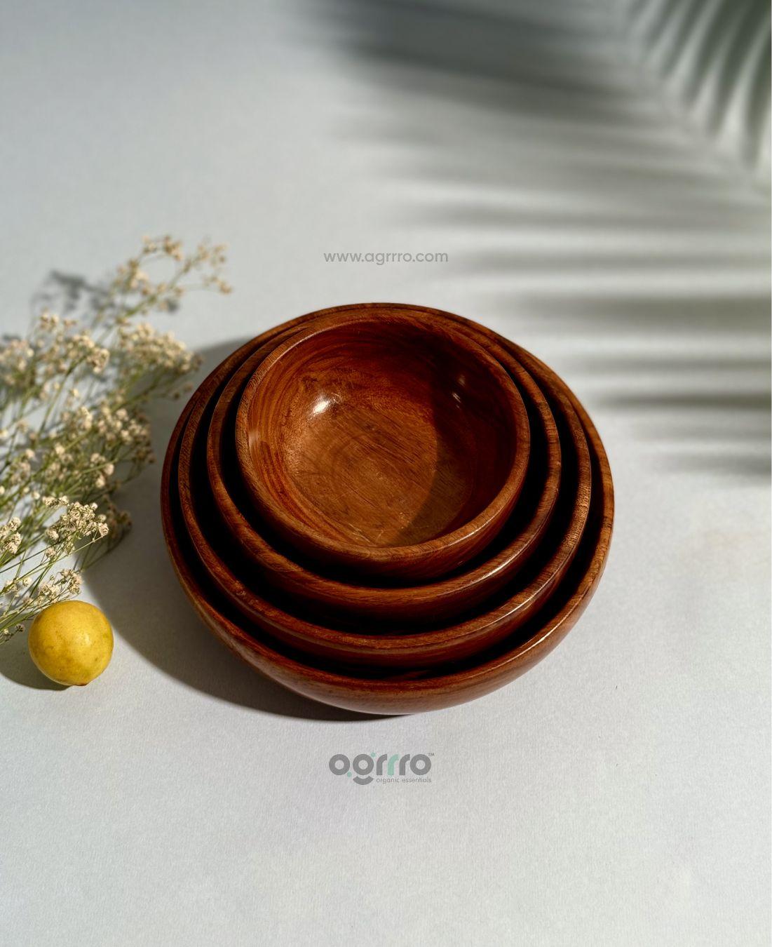This is the beautiful and best handcrafted wooden serving bowls, best handcrafted serving bowls for decor lovers. Buy world's best handcrafted wooden serving bowls or decor bowls on www.agrrro.com. This is the best way to decorate your home and having snacks with your loved ones.
