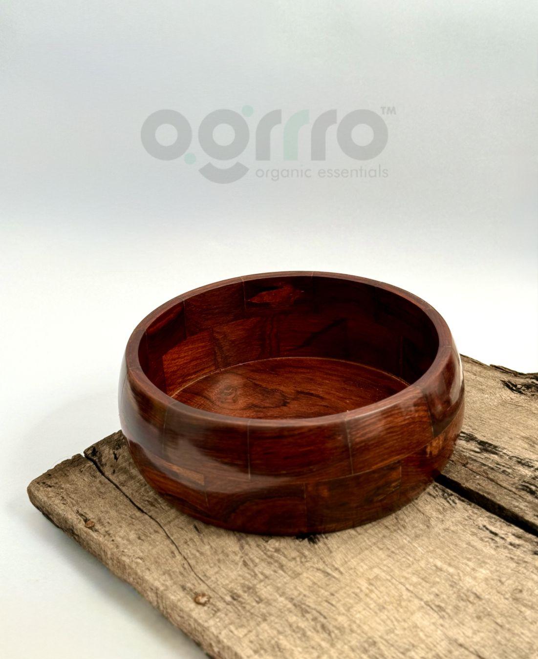 this is the beautiful and best handcrafted wooden chapati box, best handcrafted roti box for kitchenware lovers. Buy world's best handcrafted chapati box or roti box on www.agrrro.com. This is the best way to enjoy dinner with your loved ones.