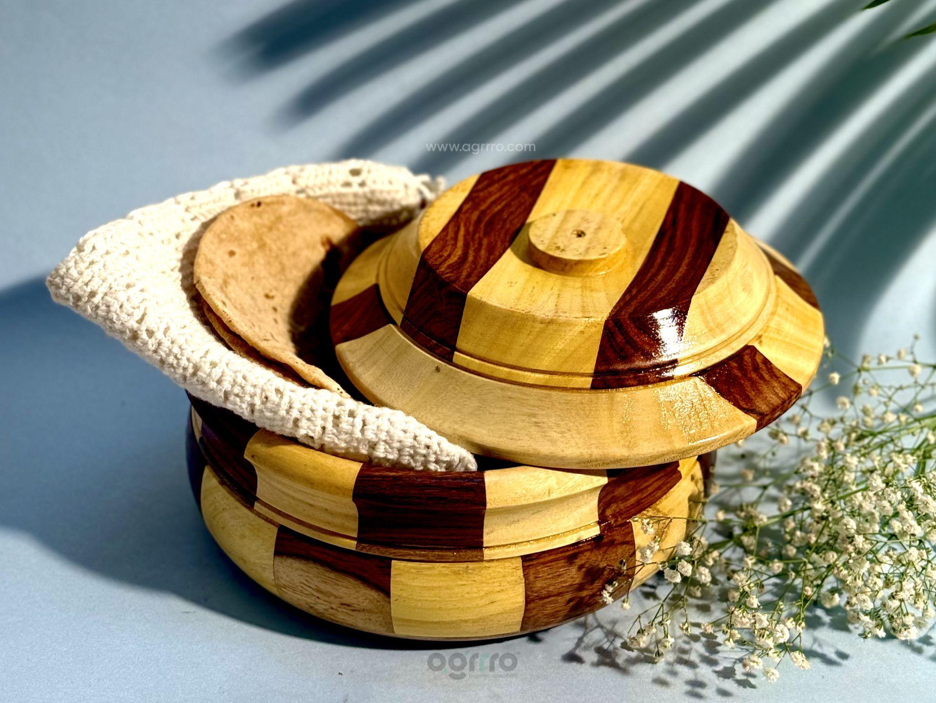 this is the beautiful and best handcrafted wooden chapati box, best handcrafted roti box for kitchenware lovers. Buy world's best handcrafted chapati box or roti box on www.agrrro.com. This is the best way to enjoy dinner with your loved ones.